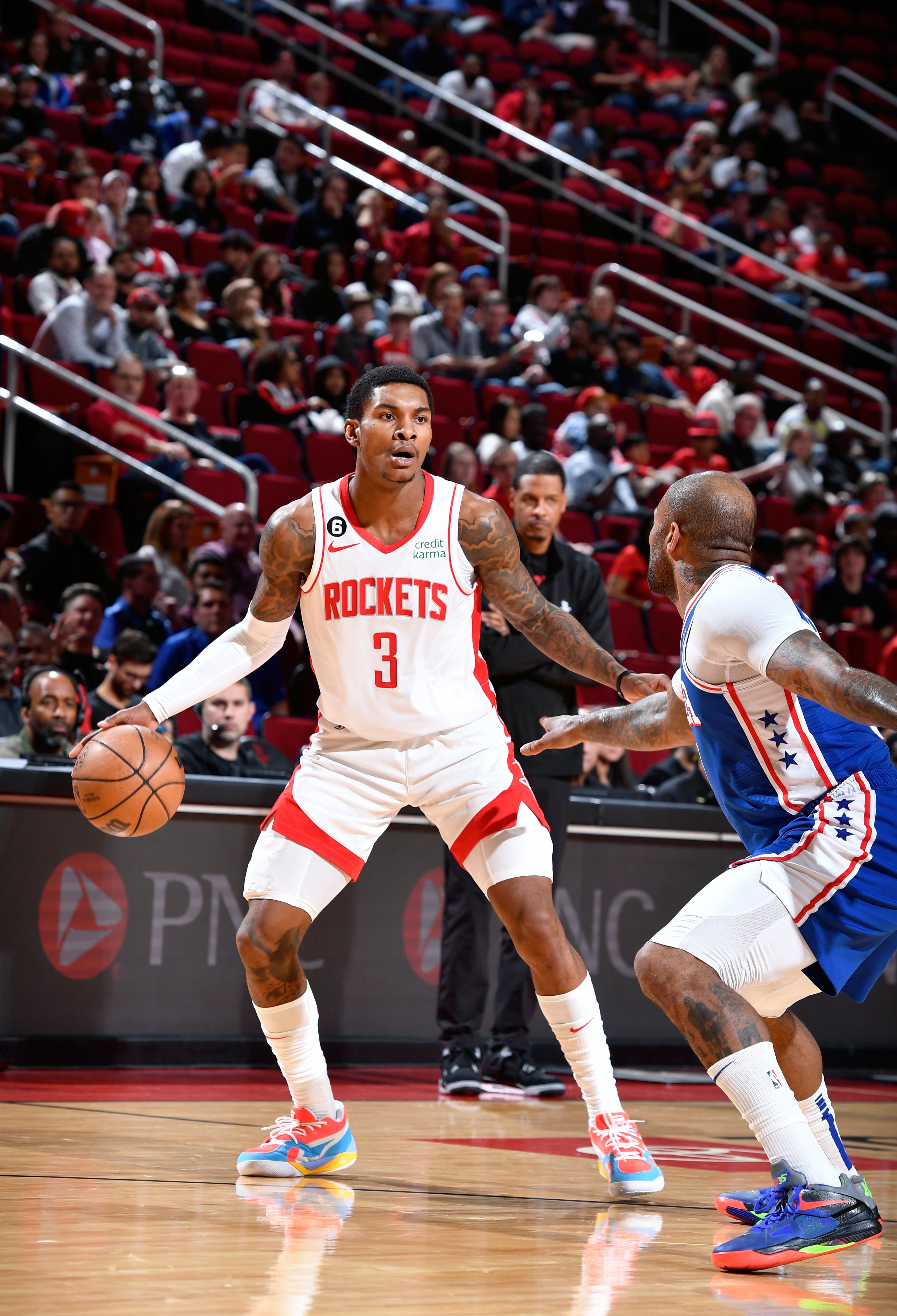 包含国际比赛日休斯敦火箭调整名单以备国王杯，外线爆发环节打磨，话题不断，医务组通报恢复的词条