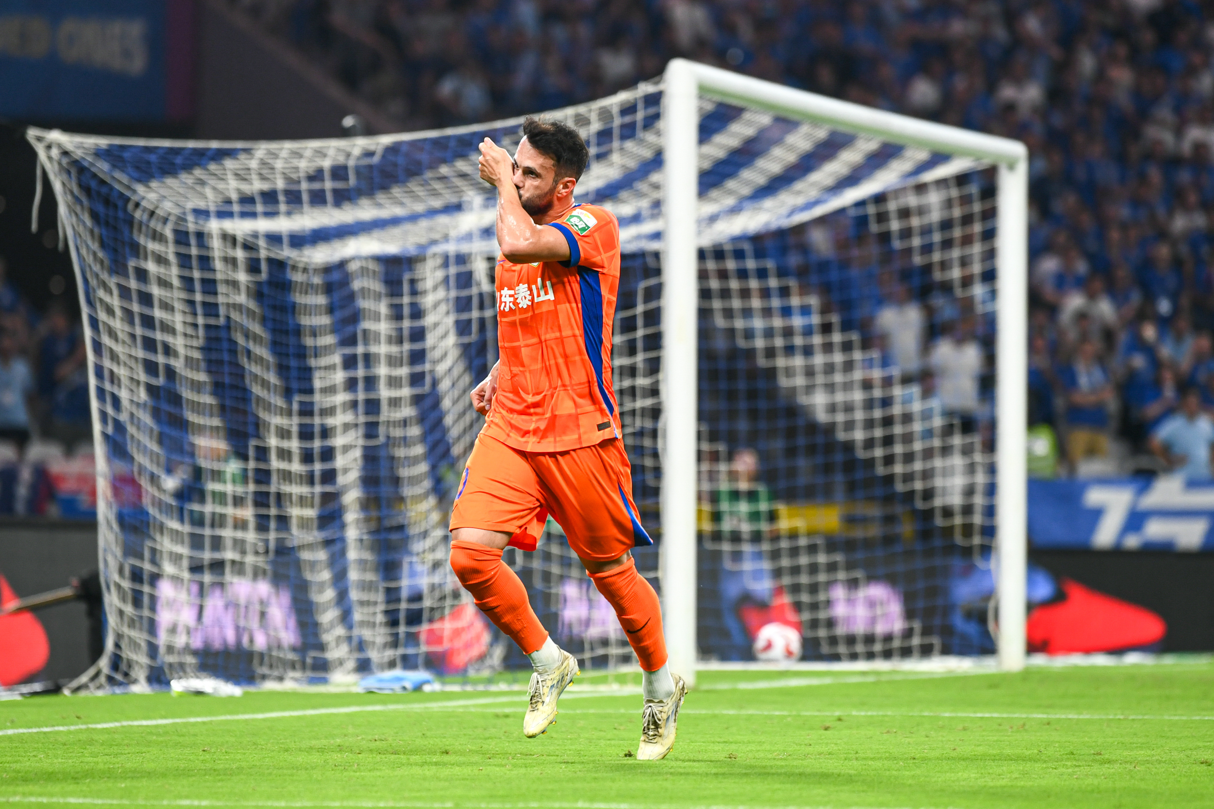 包含赛前中超焦点战，马赛造点机会，信心回归，赛程密集仍需轮换的词条