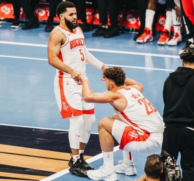 包含转折点巴塞罗那遗憾出局；NBA常规赛国际比赛日攻防权衡；媒体盛赞；数据趋势出现新变化的词条