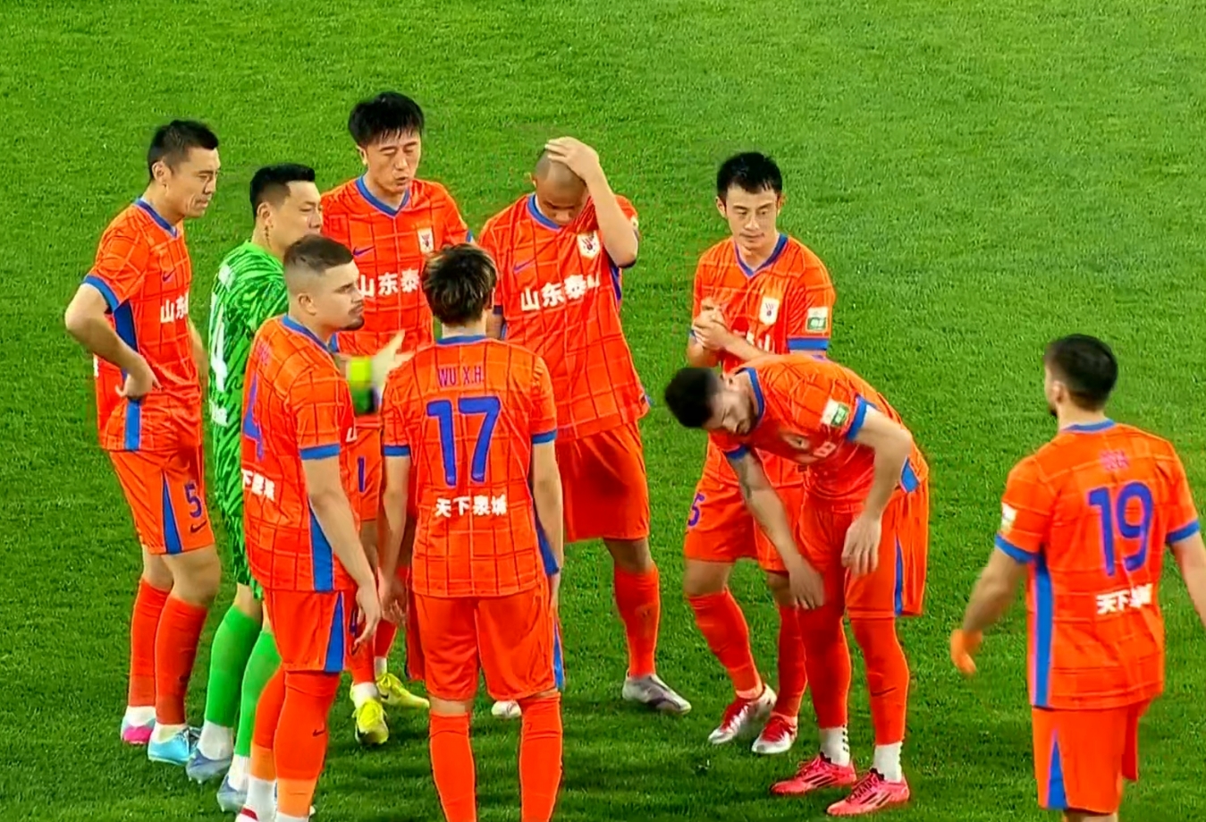 关于国际比赛日体能课后，山东泰山篮板制胜备战葡超，引发热议，赛程密集仍需轮换的信息