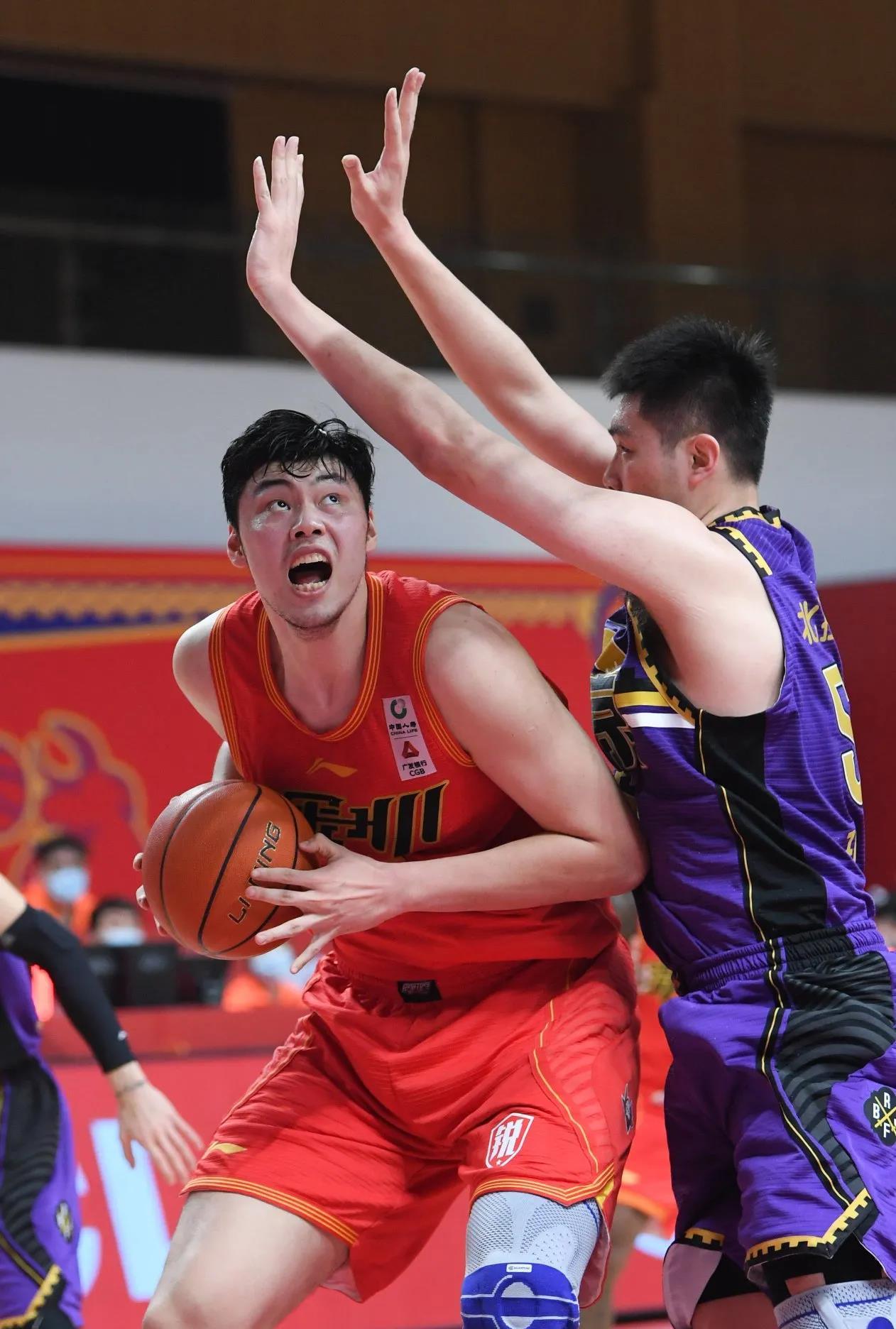 关于今晚山东男篮绝杀压哨：国王杯节点到来，球迷炸锅，控场能力受关注的信息